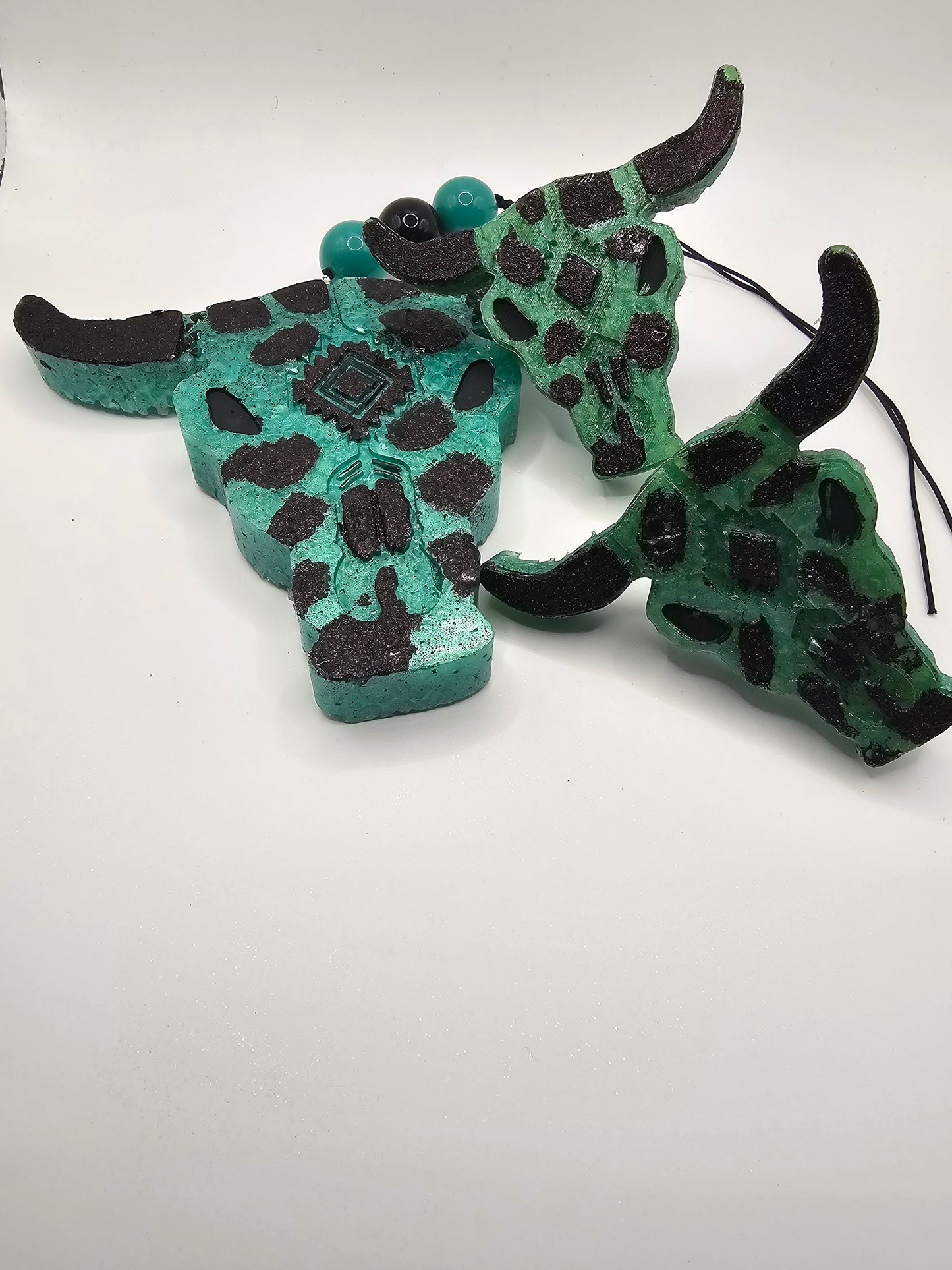 Cow comes with 2 vent clips